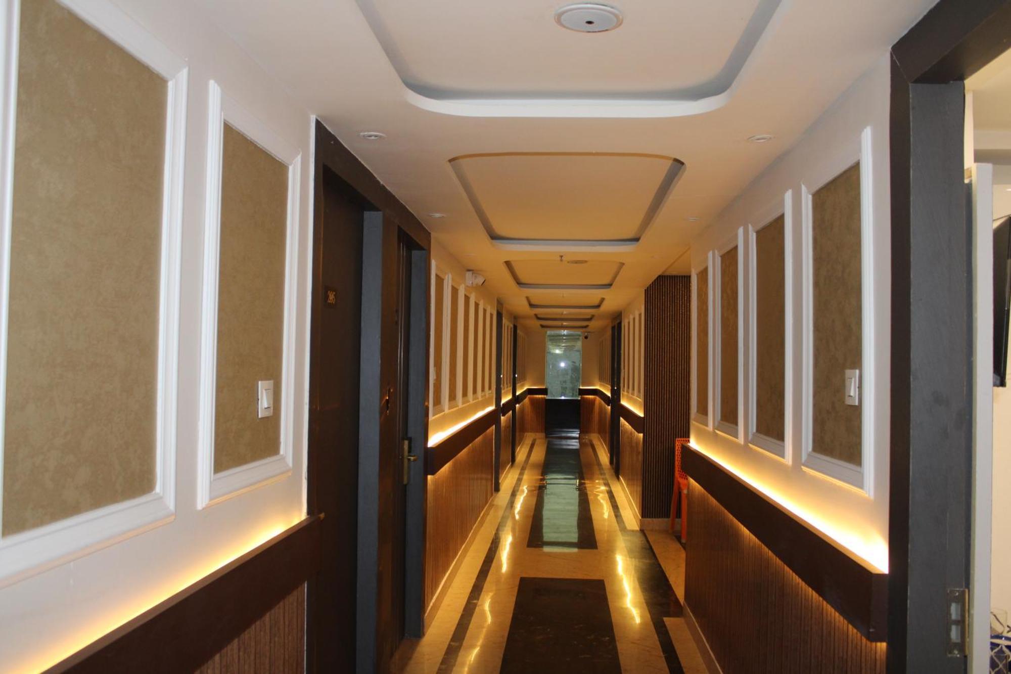 Hotel Gold Stone Kanpur Exterior photo